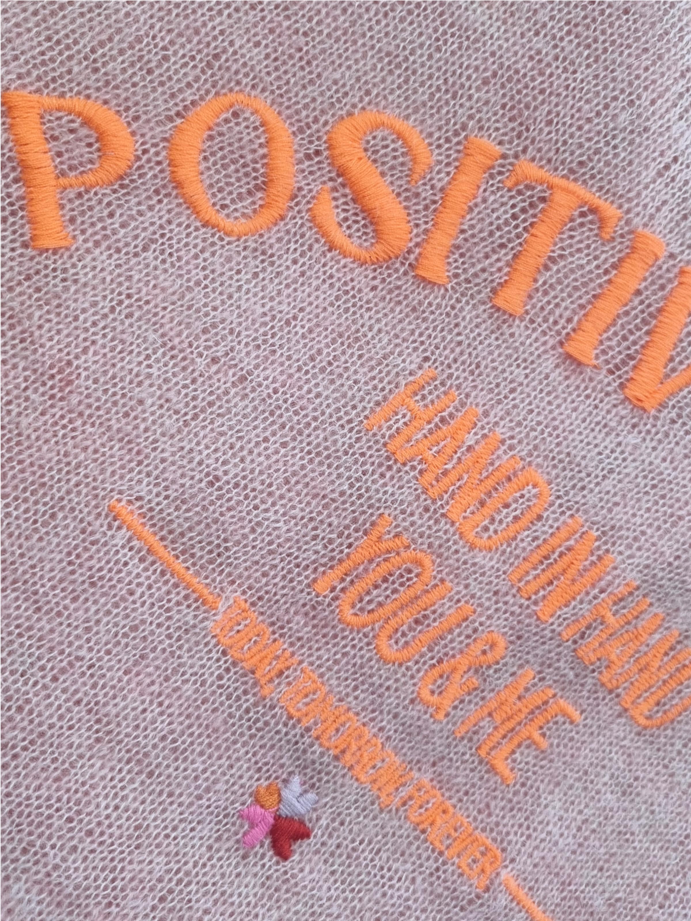 Pullover 'Knit Polo shirt Positive Hearts' di LIKS. Munich in rosa