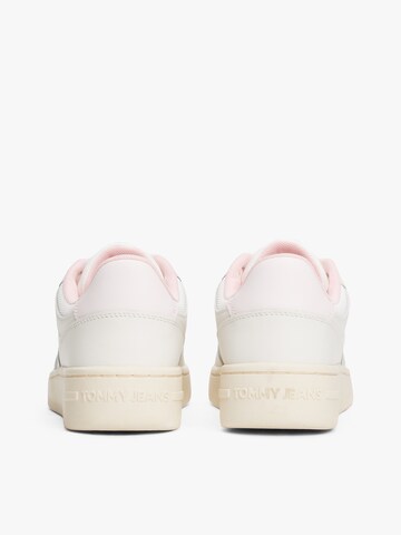 Sneaker bassa 'Retro Basket Ess Meg 3A3' di Tommy Jeans in bianco