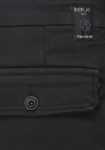 REPLAY Slimfit Cargohose in Schwarz
