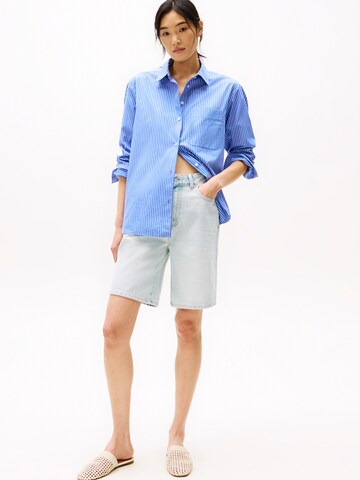 TOMMY HILFIGER Loosefit Shorts in Blau