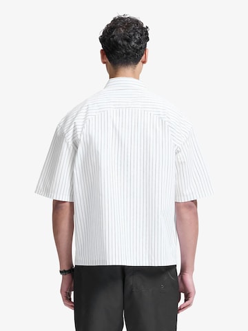 Coupe regular Chemise Reternity en blanc
