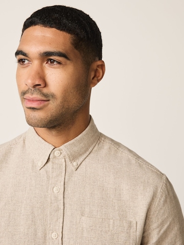 Coupe regular Chemise Next en beige