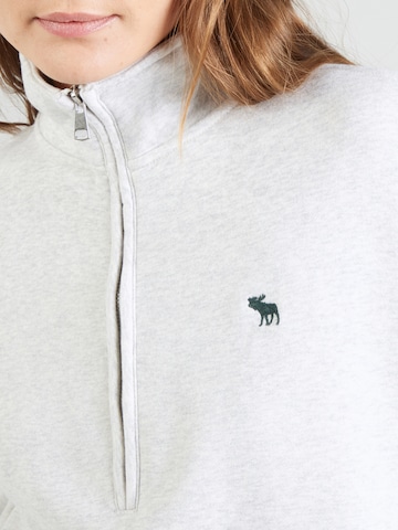 Abercrombie & Fitch - Sudadera en gris