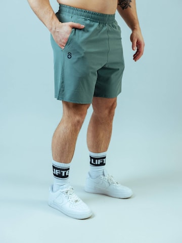 Lifters Slimfit Sportbroek 'Raw Gym Shorts' in Groen