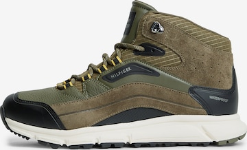 TOMMY HILFIGER Sneakers hoog in Groen: voorkant