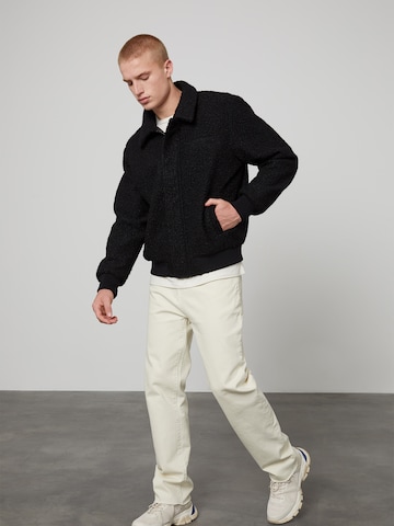 DAN FOX APPAREL Between-Season Jacket 'Kilian' in Black