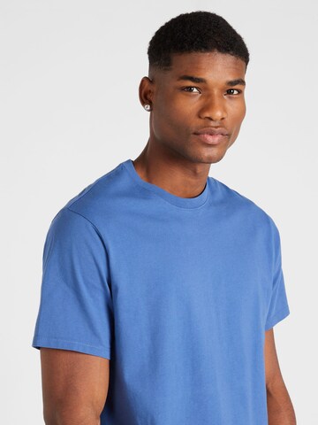 LEVI'S ® T-shirt 'The Essential' i blå