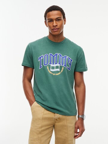 Tommy Jeans T-Shirt 'Varsity' in Grün: Vorderseite