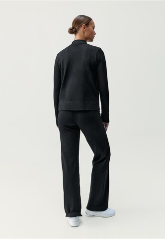 Born Living Yoga Tussenjas 'Gita' in Zwart