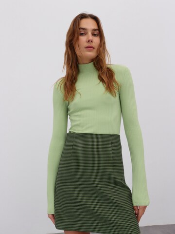 EDITED Shirt 'Manon' in Grün: Vorderseite