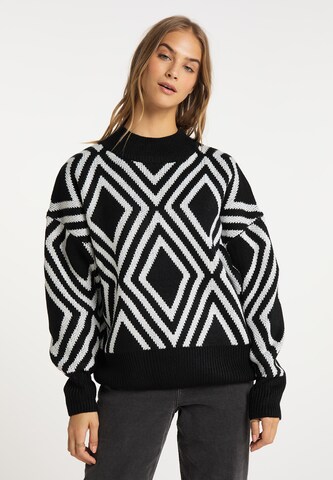 IZIA Sweater in Black: front