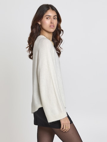 Lilavie Pullover 'Sophiaa' in Beige