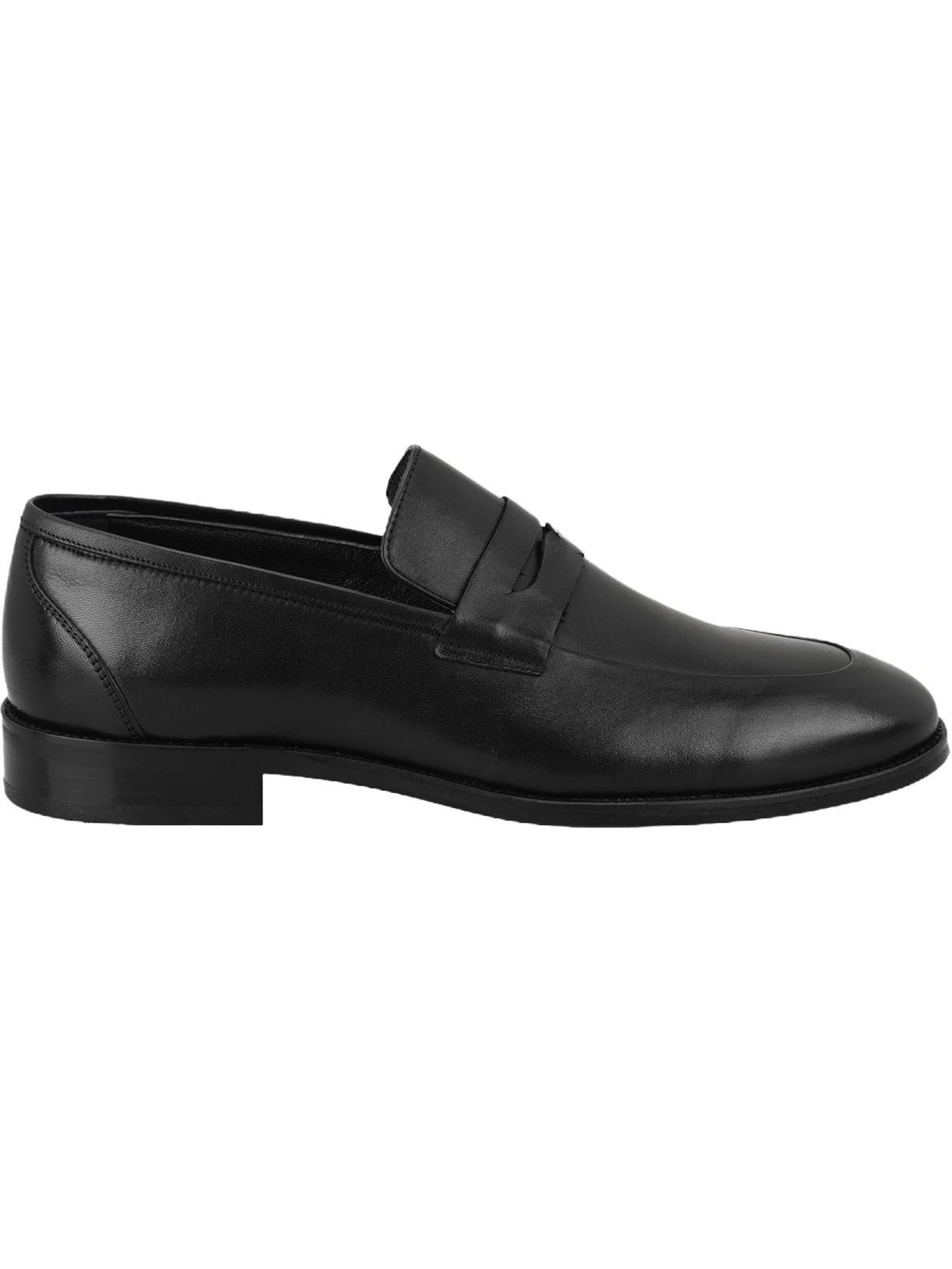 Desa Classic Flats 'Slip-Ons' in Black
