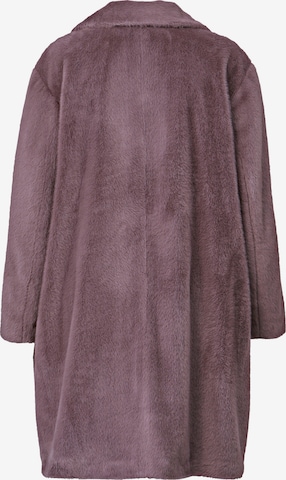 Sara Lindholm Between-Seasons Coat in Purple