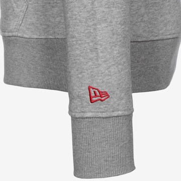 NEW ERA Sweatshirt in Grey