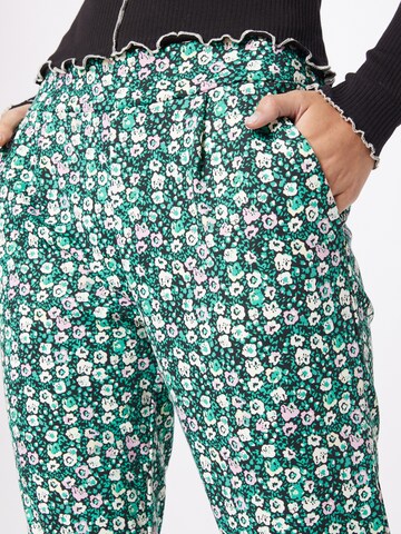 ICHI Дънки Tapered Leg Панталон с набор 'Kate' в зелено