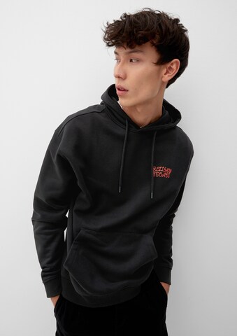 QS Sweatshirt in Zwart: voorkant