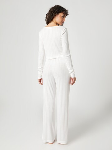 Pyjama 'Suki' florence by mills exclusive for ABOUT YOU en blanc