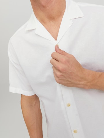 Fit confort Chemise JACK & JONES en blanc