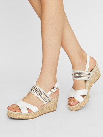 TOMMY HILFIGER Sandalen met riem in Beige: voorkant