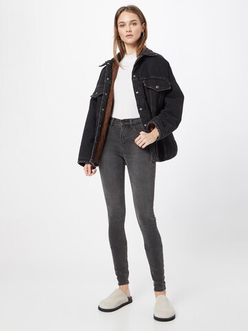 Skinny Jeans 'Amy X' di LTB in grigio