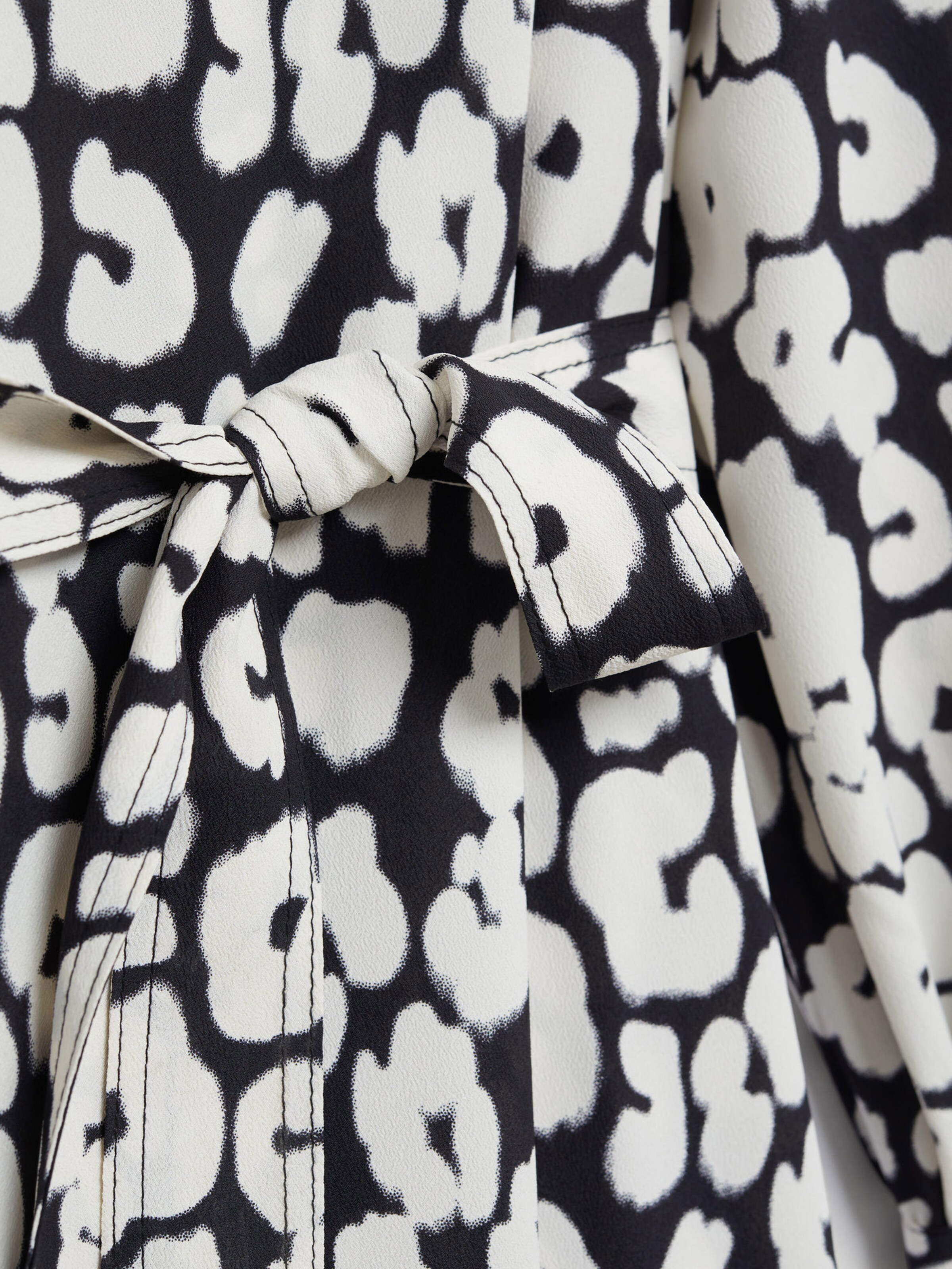 Abito camicia di MANGO in nero