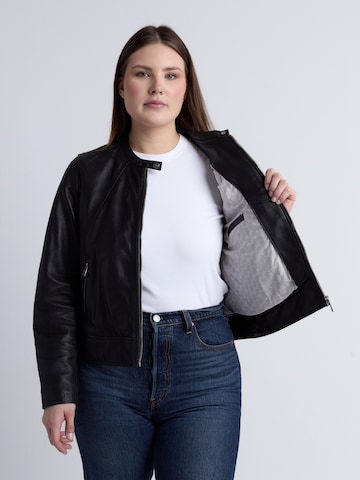 Maze Jacke in Schwarz