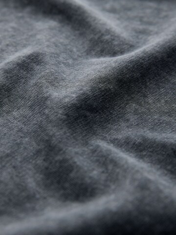 Tricou 'Stranger Things' de la Next pe gri