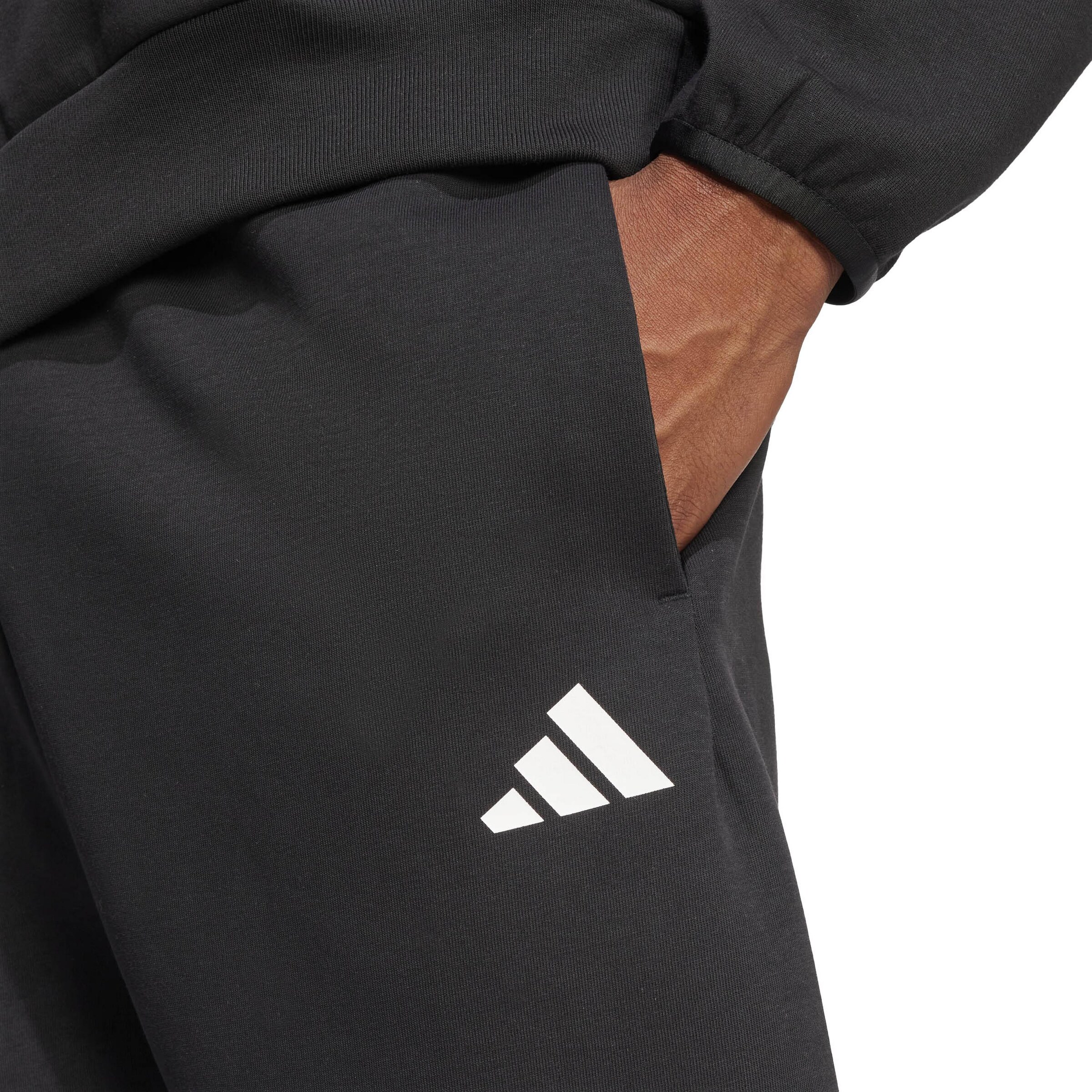 ADIDAS SPORTSWEAR Tapered Παντελόνι φόρμας σε μαύρο
