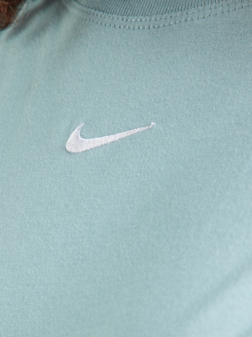 Nike Sportswear T-Shirt 'Essentials' in Grün