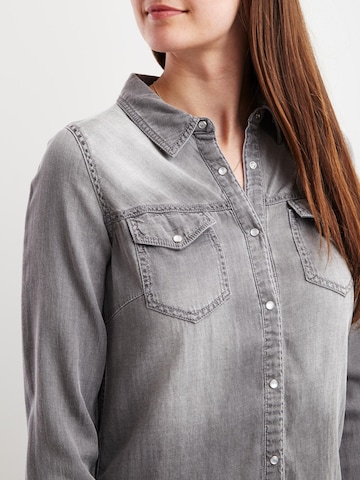 VILA - Blusa 'Bista' en gris