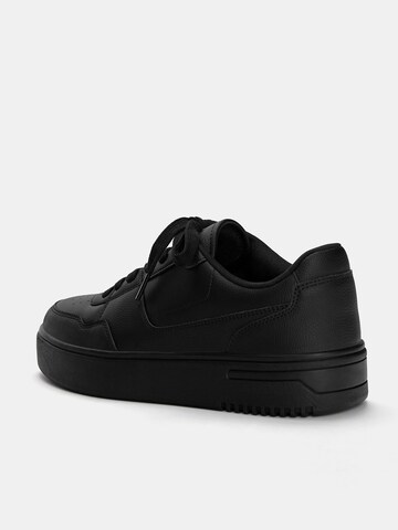 Pull&Bear Platform trainers in Black