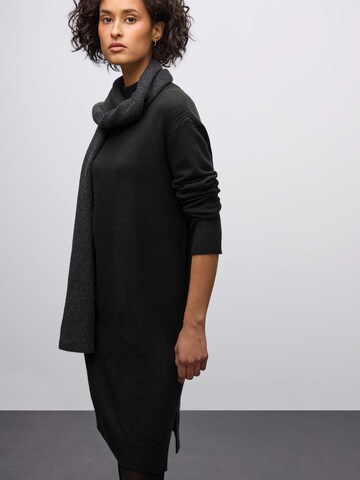 STREET ONE Strickkleid in Schwarz