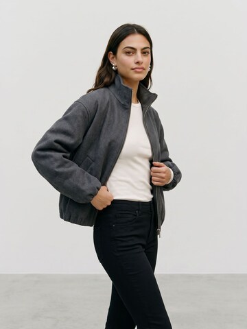 Veste mi-saison 'VMPopberlls' VERO MODA en gris