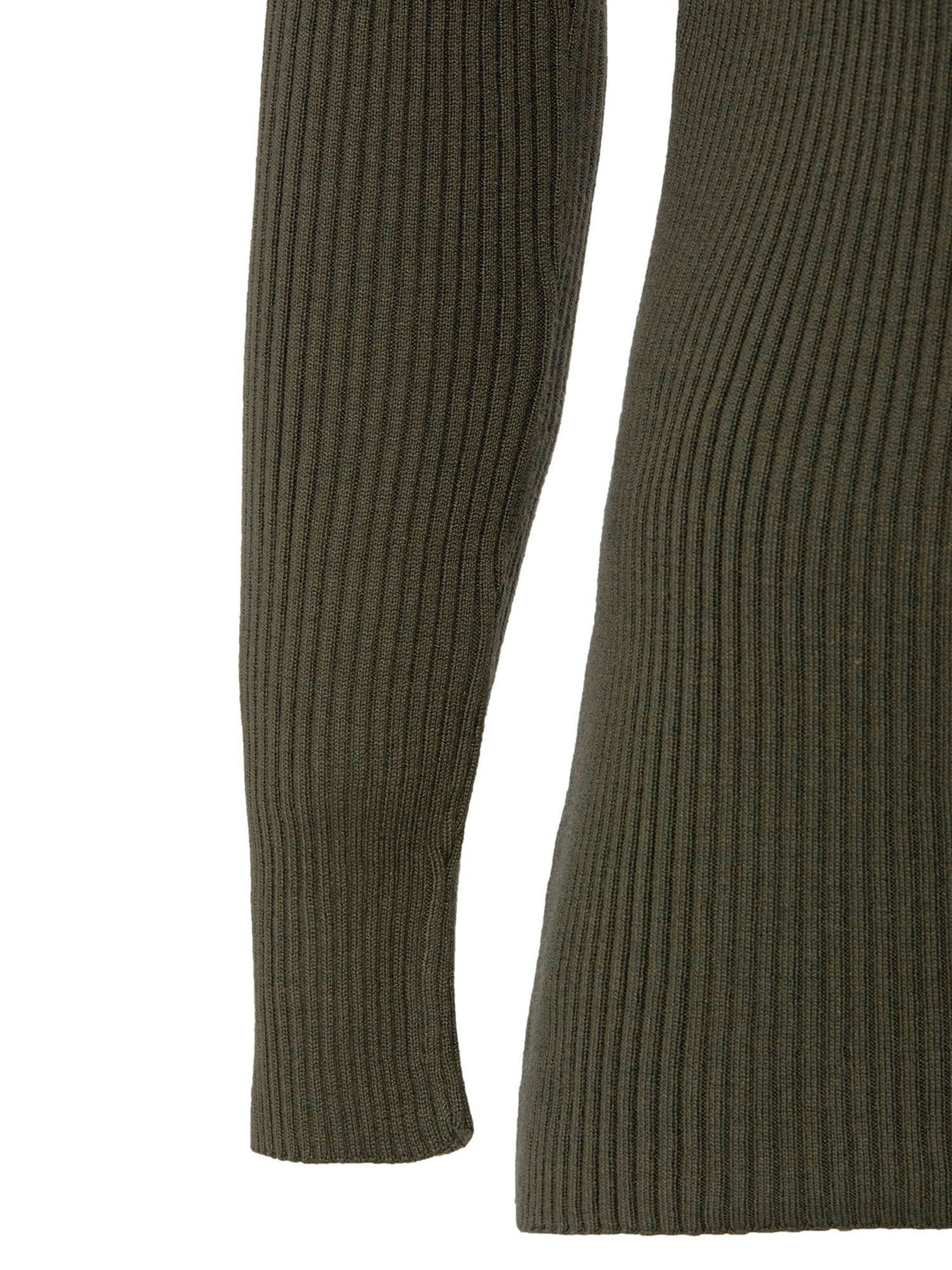 Jacey Quinn Pulover | zelena barva