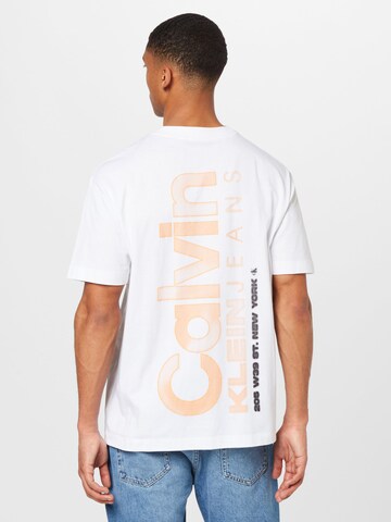 Tricou de la Calvin Klein Jeans pe alb: față