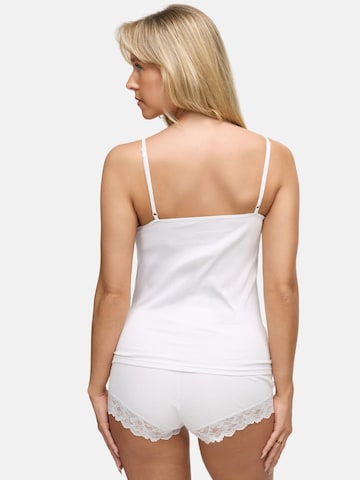 Tazzio - Pijama de pantalón corto 'F909' en blanco