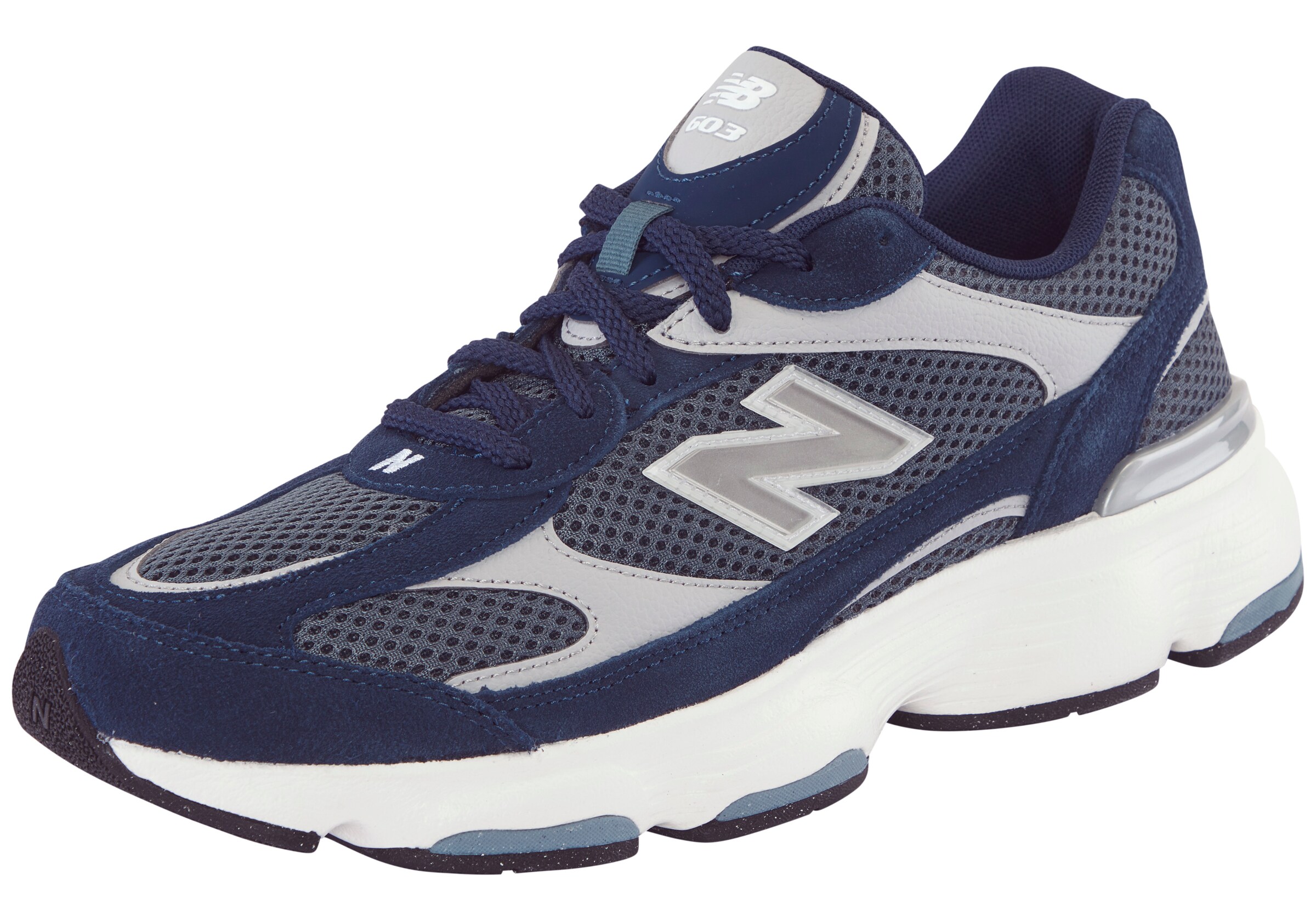 new balance Sneakers in Blue: front