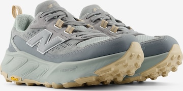 Chaussure basse 'Hierro Trek' new balance en gris : devant