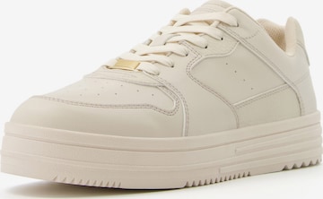 Bershka Sneakers low i beige: forside