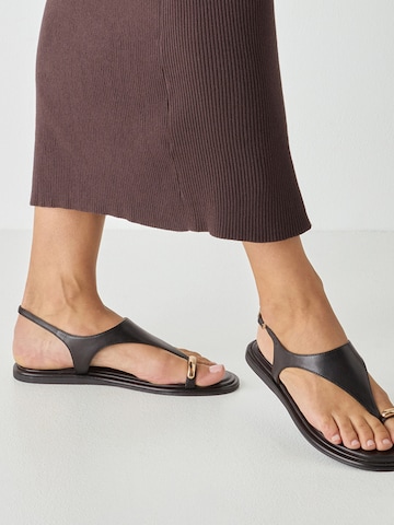 Tamaris Teenslipper in Zwart