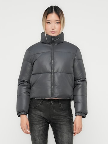 Veste d’hiver 'PCJIMMA' PIECES en gris : devant