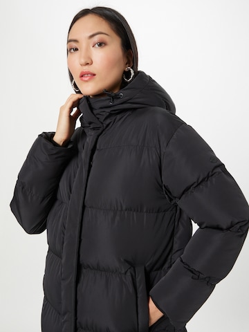 Superdry Zimní kabát 'Duvet' – černá