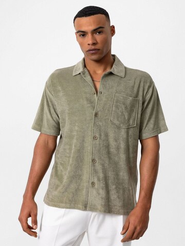 Antioch Regular fit Button Up Shirt in Green: front