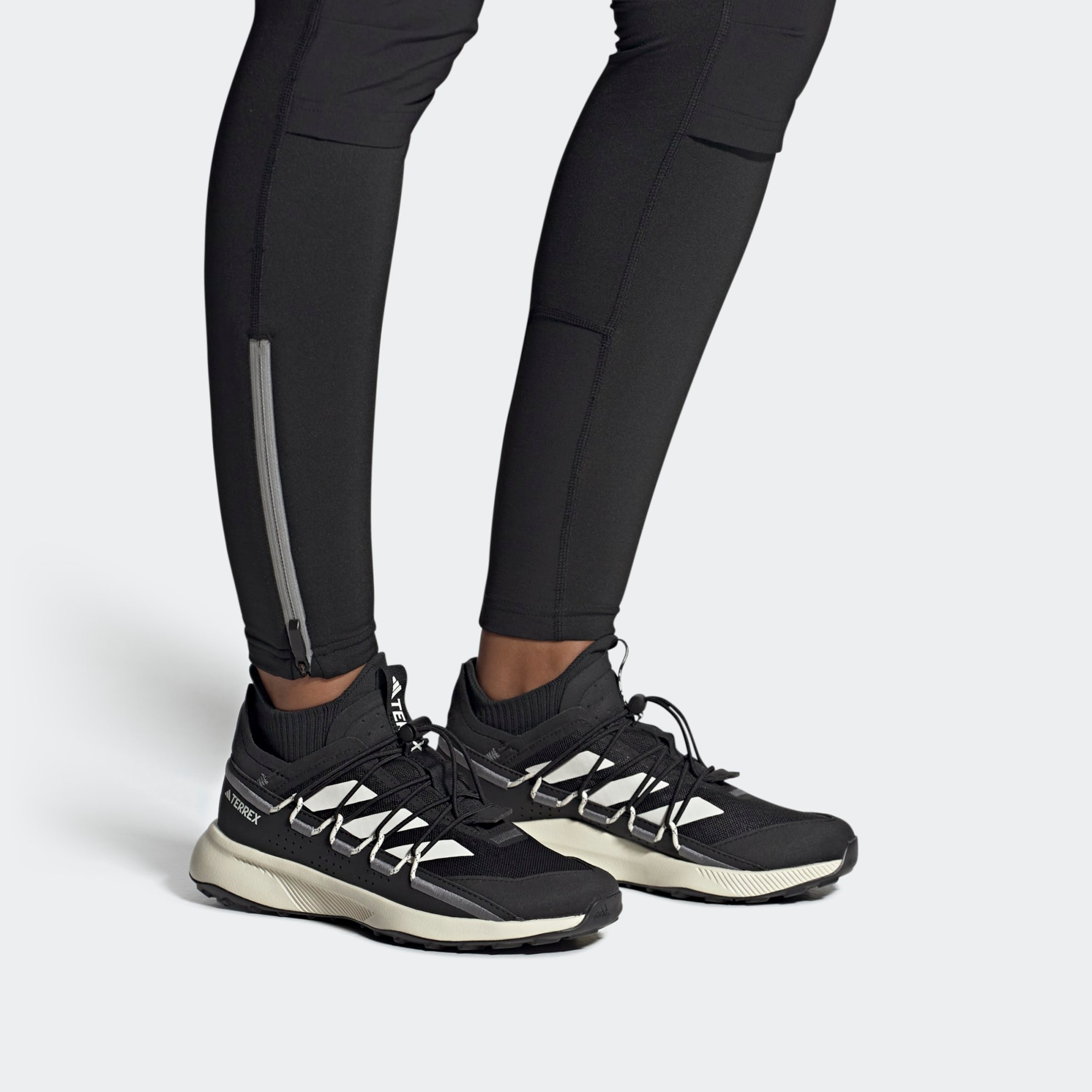 adidas -ワイヤレスイヤホン Sko til damer i mesh stof » online hos ABOUT YOU