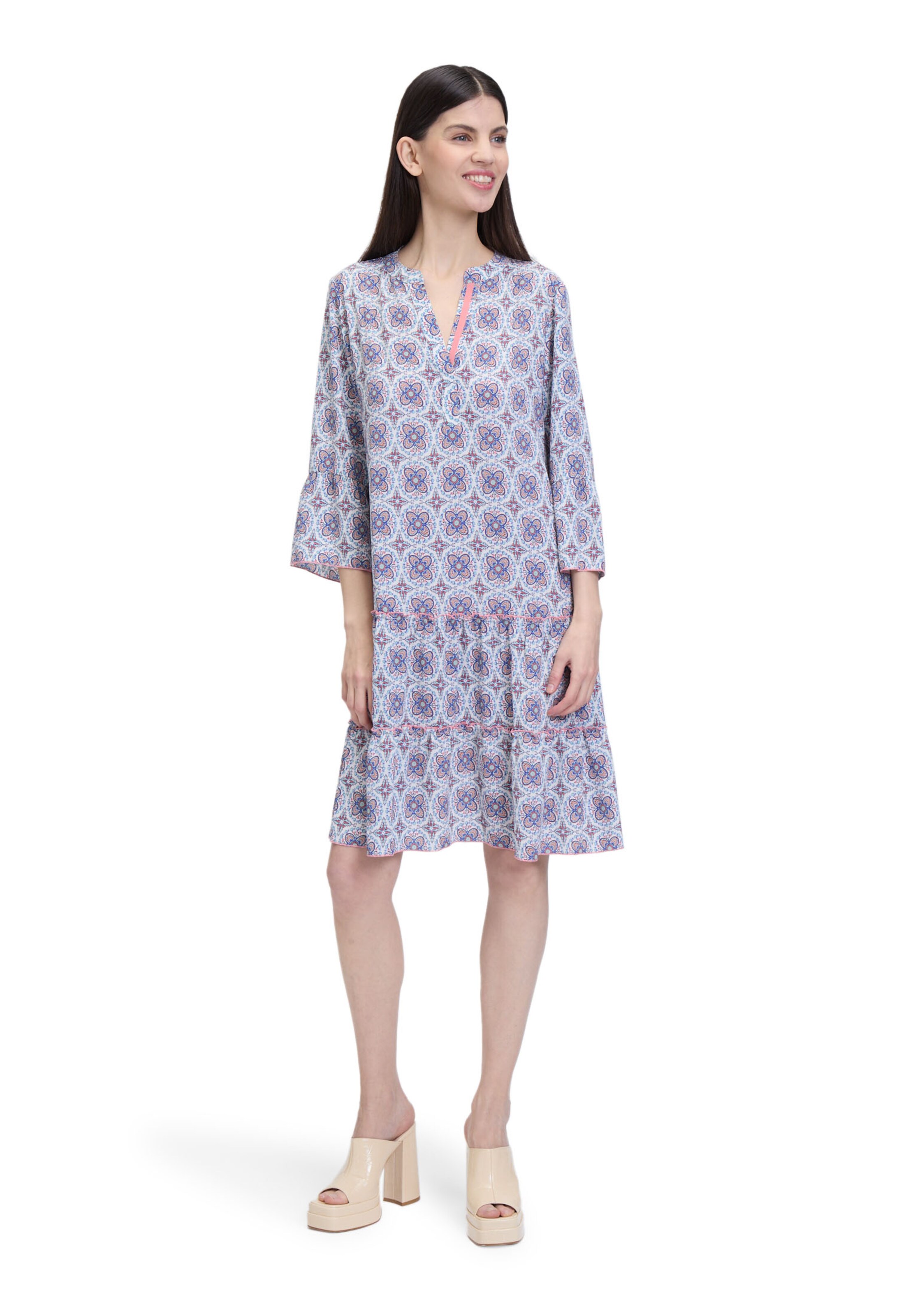 Abito di Cartoon in bianco