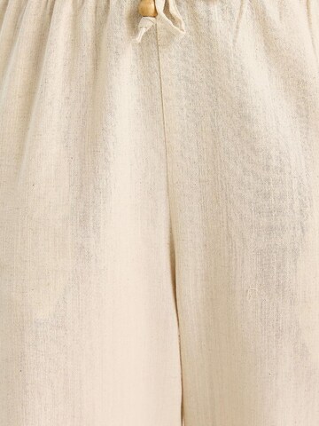 Completo pantalone di Bianco Lucci in bianco