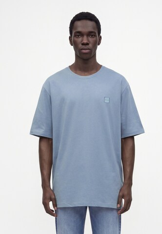 BOSS T-shirt 'Tales' i blå: framsida