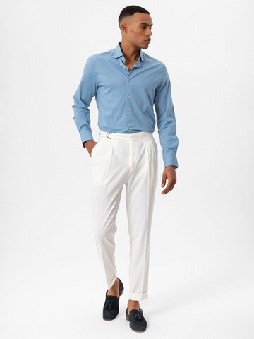 regular Pantaloni con pieghe di Antioch in bianco