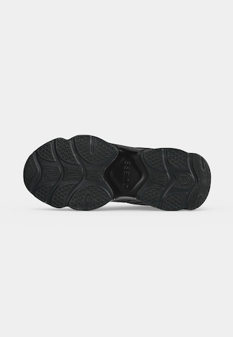 Sneaker low 'CARACOL' de la GUESS pe negru